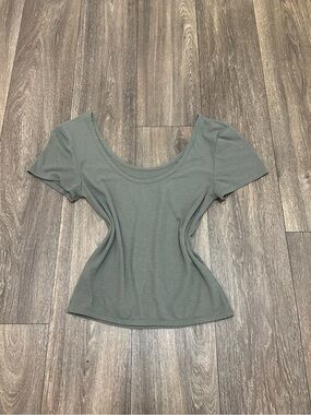 BKE Green Scoop Neck Short Sleeve Top